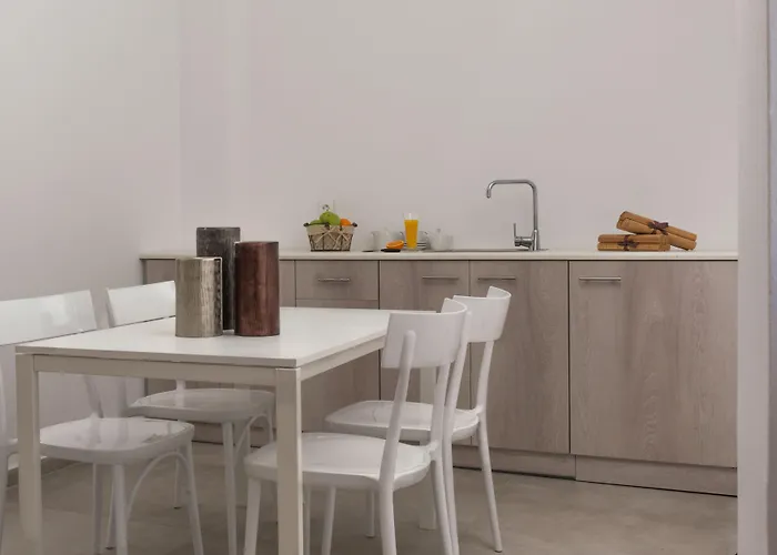 Eucalyptus 2* Messaria (Santorini)